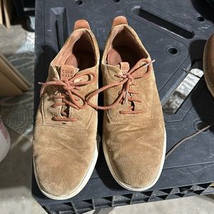 Men’s Cole Han size 10 suede shoes